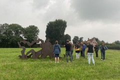 kijkers-bij-het-werk-van-Gjalt-Blaauw